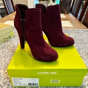Gianni Bini - Bootie - Maroon - Size 7 - Worn Once